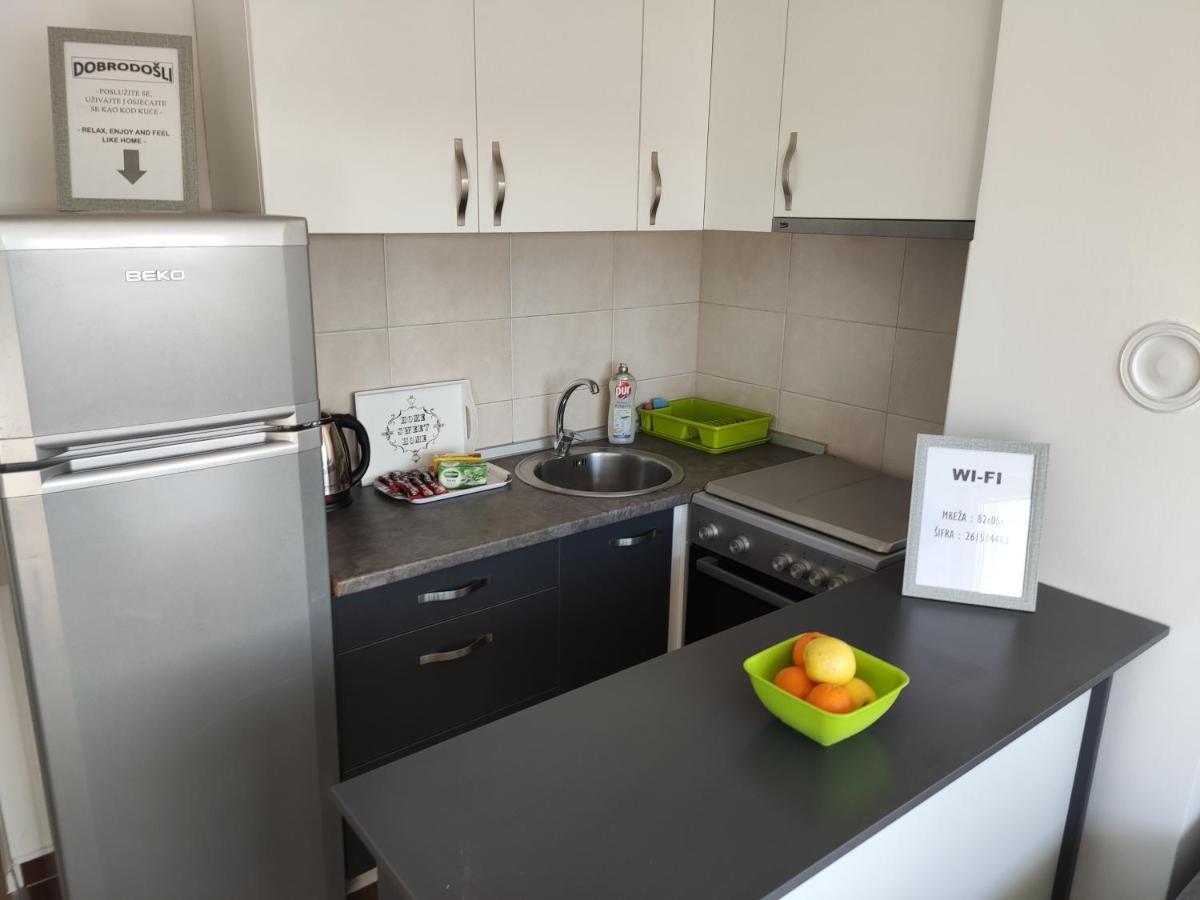 Apartmani Sarah 2 Тузла Экстерьер фото